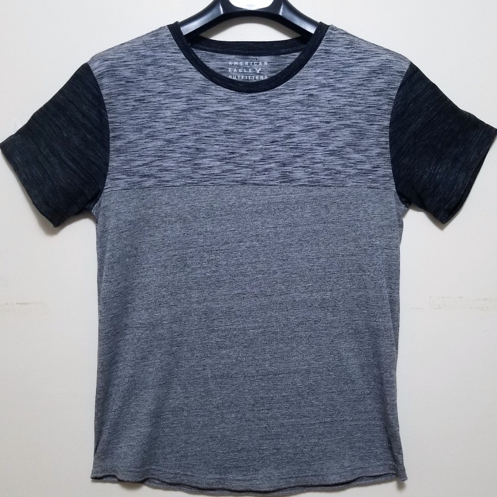 American Eagle Heather Gray T (Worn Once)